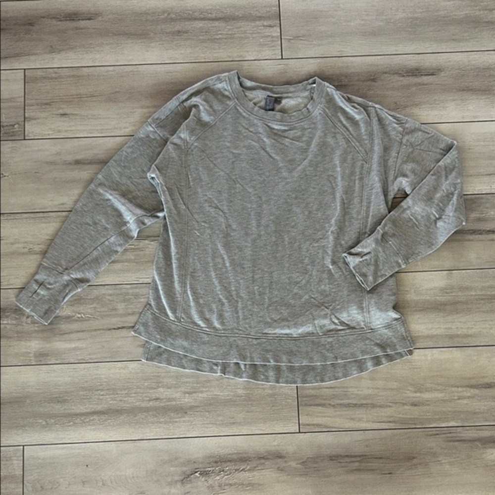 Sweaty Betty gray pull over sweatshirt size small